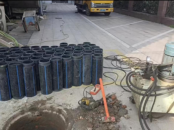 珠晖PE置换管厂家 DN315置换管 非开挖管短管置换